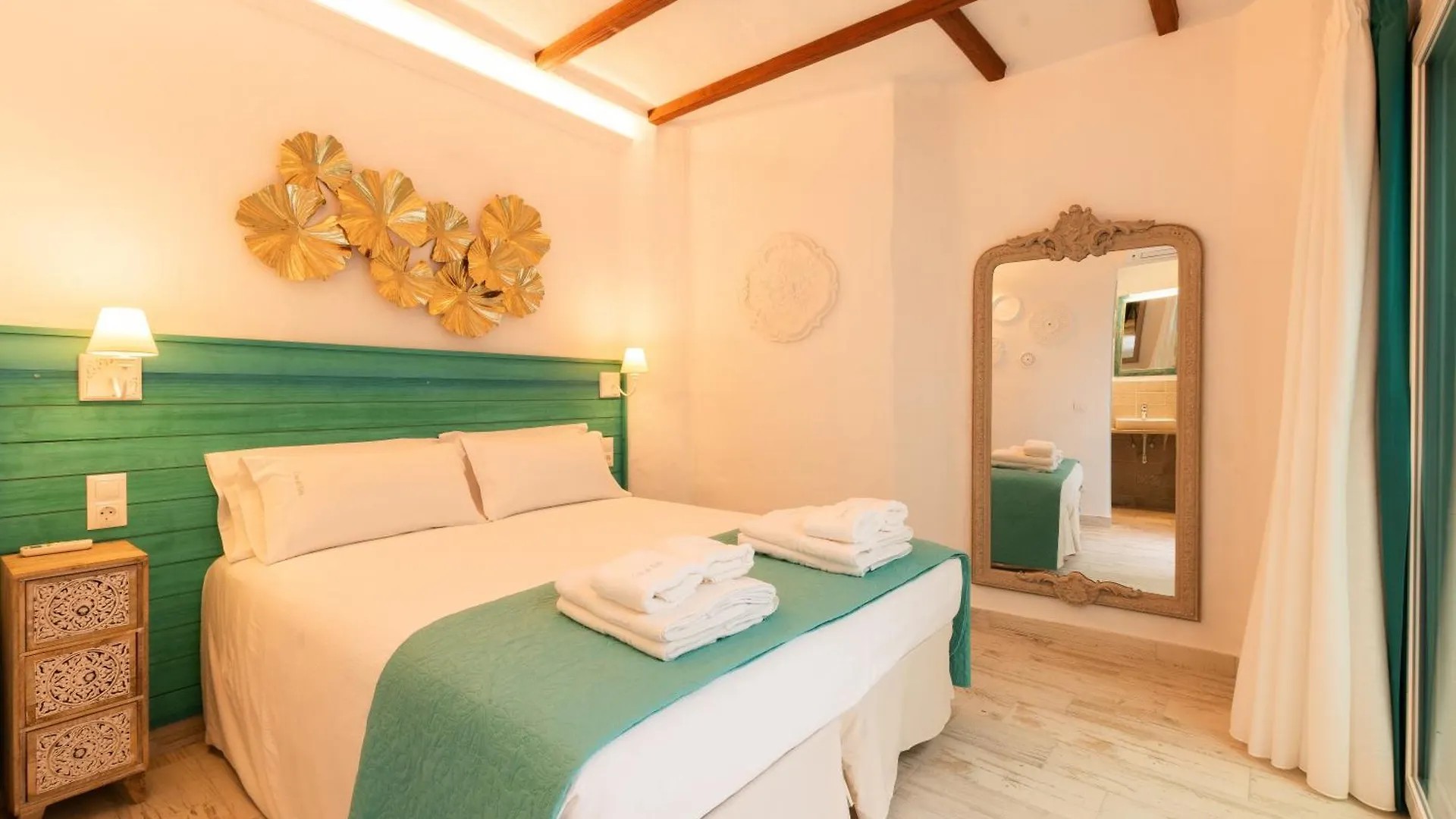 Casa Esmeralda - Luxury Boutique Apartments Old Town Estepona 0*,  España